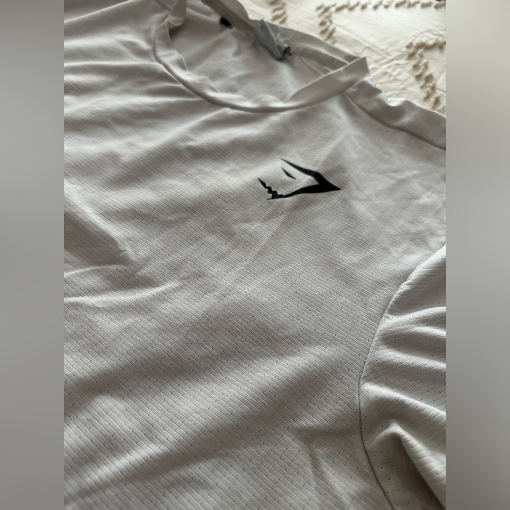 GYMSHARK T SHIRT-SLIGHTLY USED